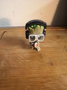 Funko Mystery Minis Marvel I Am Groot - Groot with Headphones and Detonator